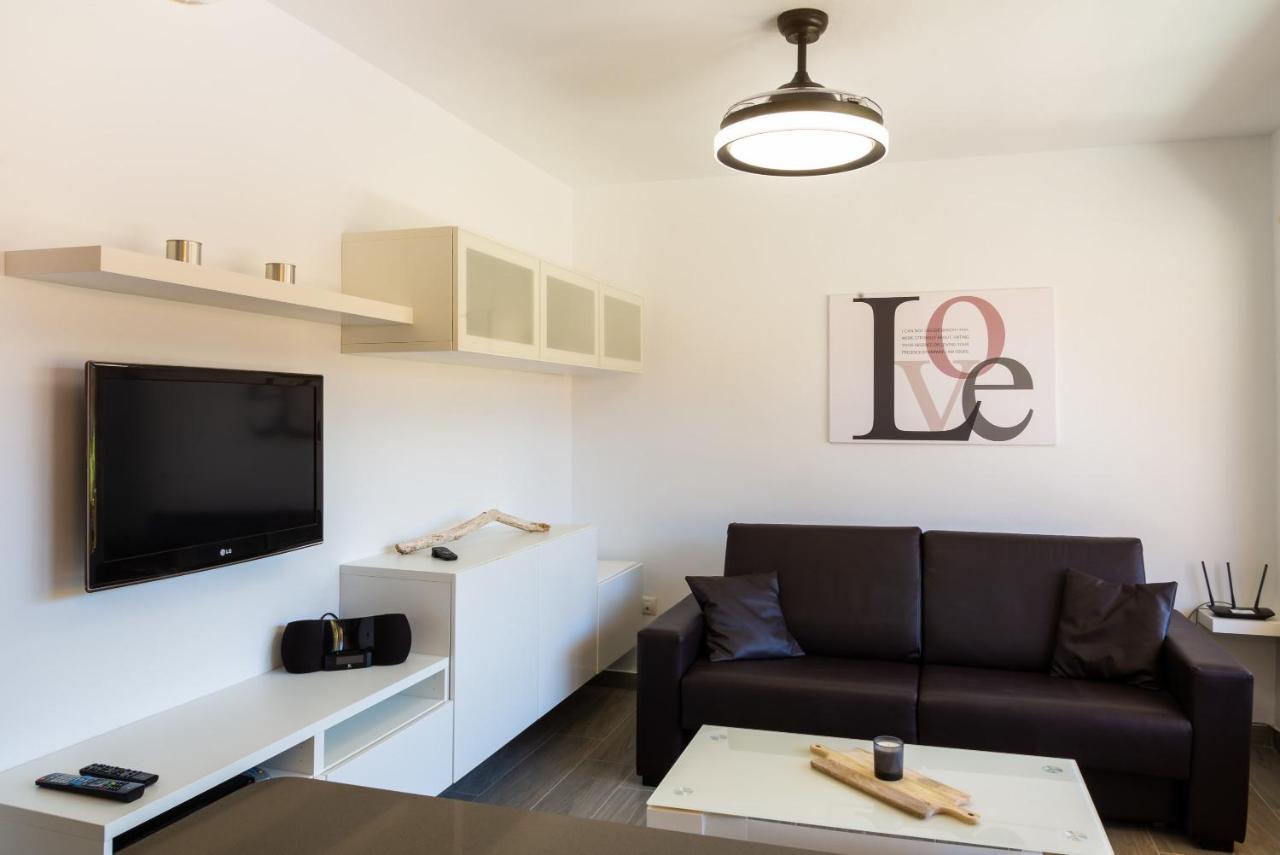 Casa Lucien - Newly Refurbished Apartment With Swimming Pool - Ideal For Couples Коралео Екстериор снимка