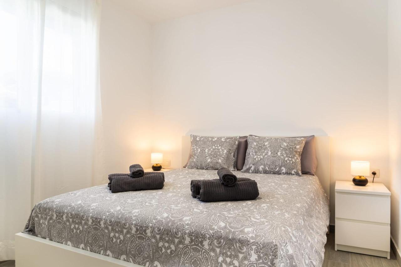 Casa Lucien - Newly Refurbished Apartment With Swimming Pool - Ideal For Couples Коралео Екстериор снимка